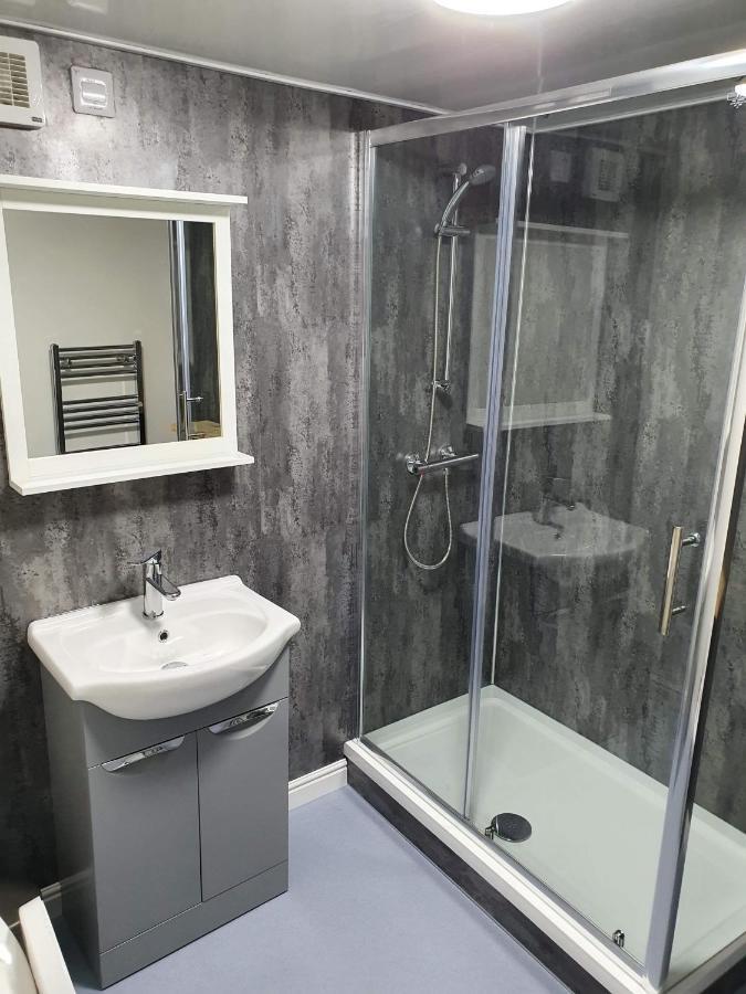Red Lion Rooms - Self Check In Dalton-in-Furness Eksteriør billede