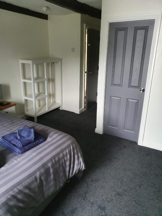 Red Lion Rooms - Self Check In Dalton-in-Furness Eksteriør billede