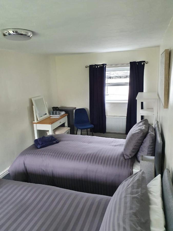 Red Lion Rooms - Self Check In Dalton-in-Furness Eksteriør billede