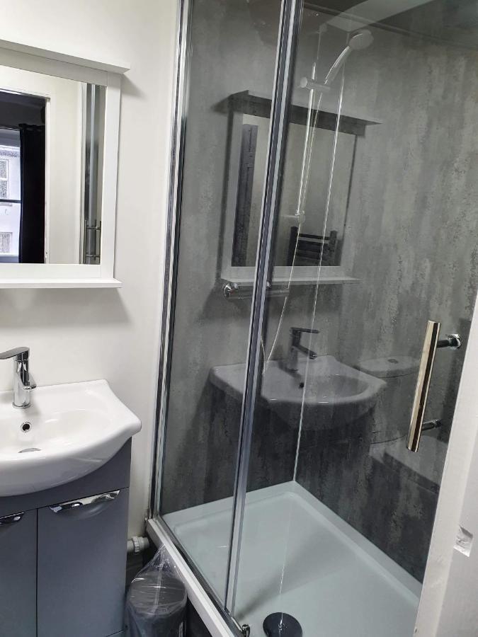 Red Lion Rooms - Self Check In Dalton-in-Furness Eksteriør billede
